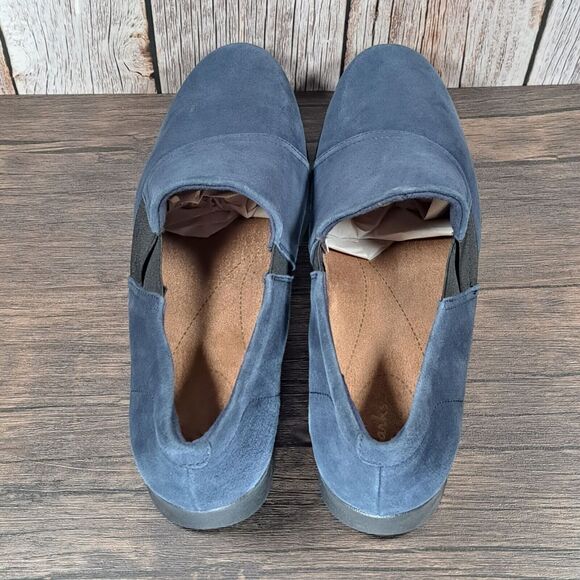 Clarks Daelyn Monarch Blue Suede Slip on Casual Loafer Shoe Women's Size 9.5 W - Picture 6 of 9
